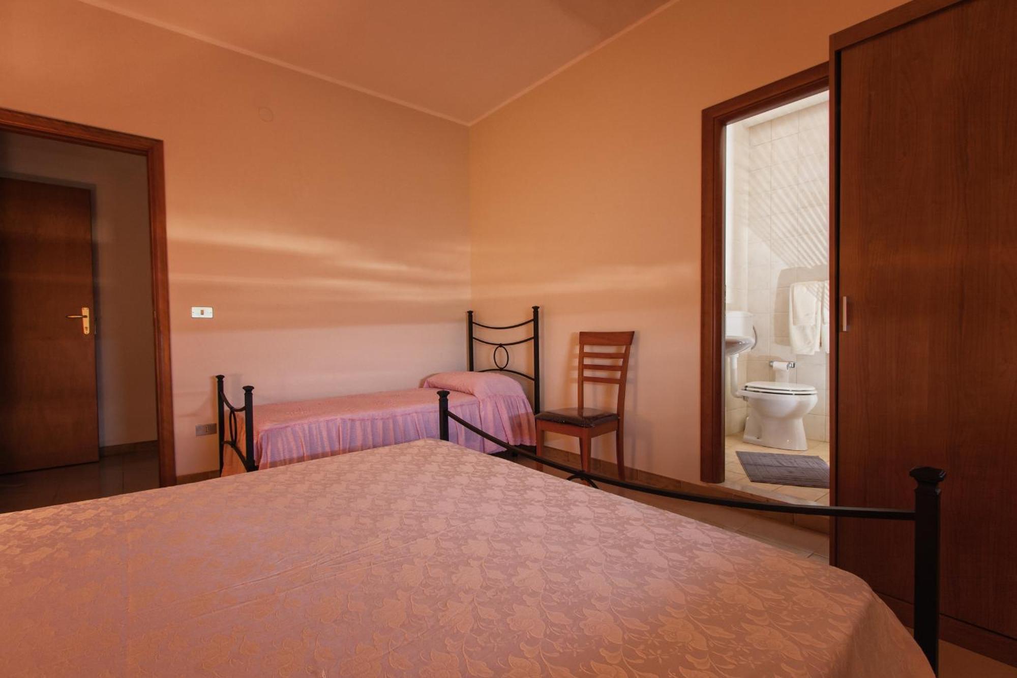 Joanne B&B Canicattini Bagni Exteriör bild